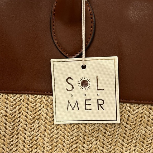 Women's Brown East West Straw Texture Colorblock Tote - Picture 4 of 9